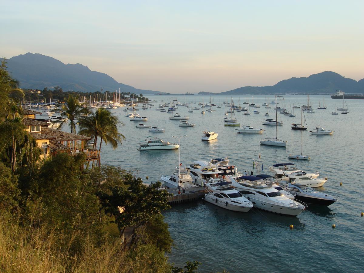 Galapagos Aparthotel Ilhabela Bagian luar foto