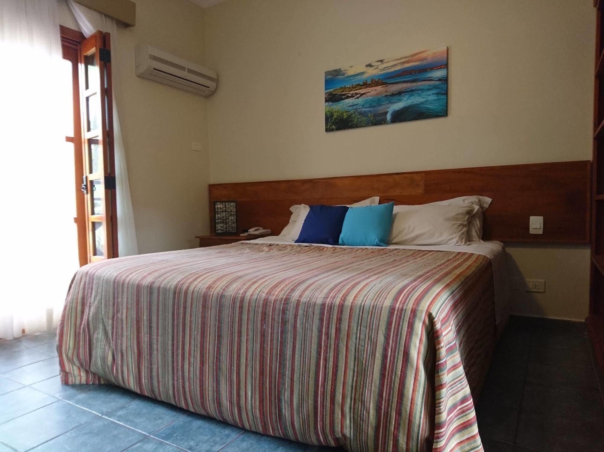 Galapagos Aparthotel Ilhabela Bagian luar foto